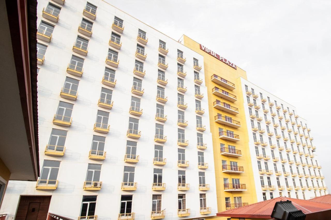 Hotel Grand 81 Faridabad Eksteriør billede