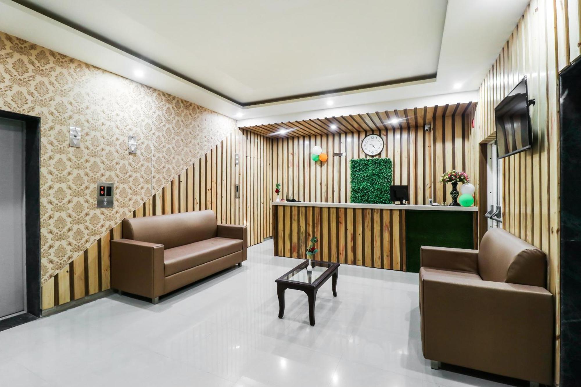 Hotel Grand 81 Faridabad Eksteriør billede