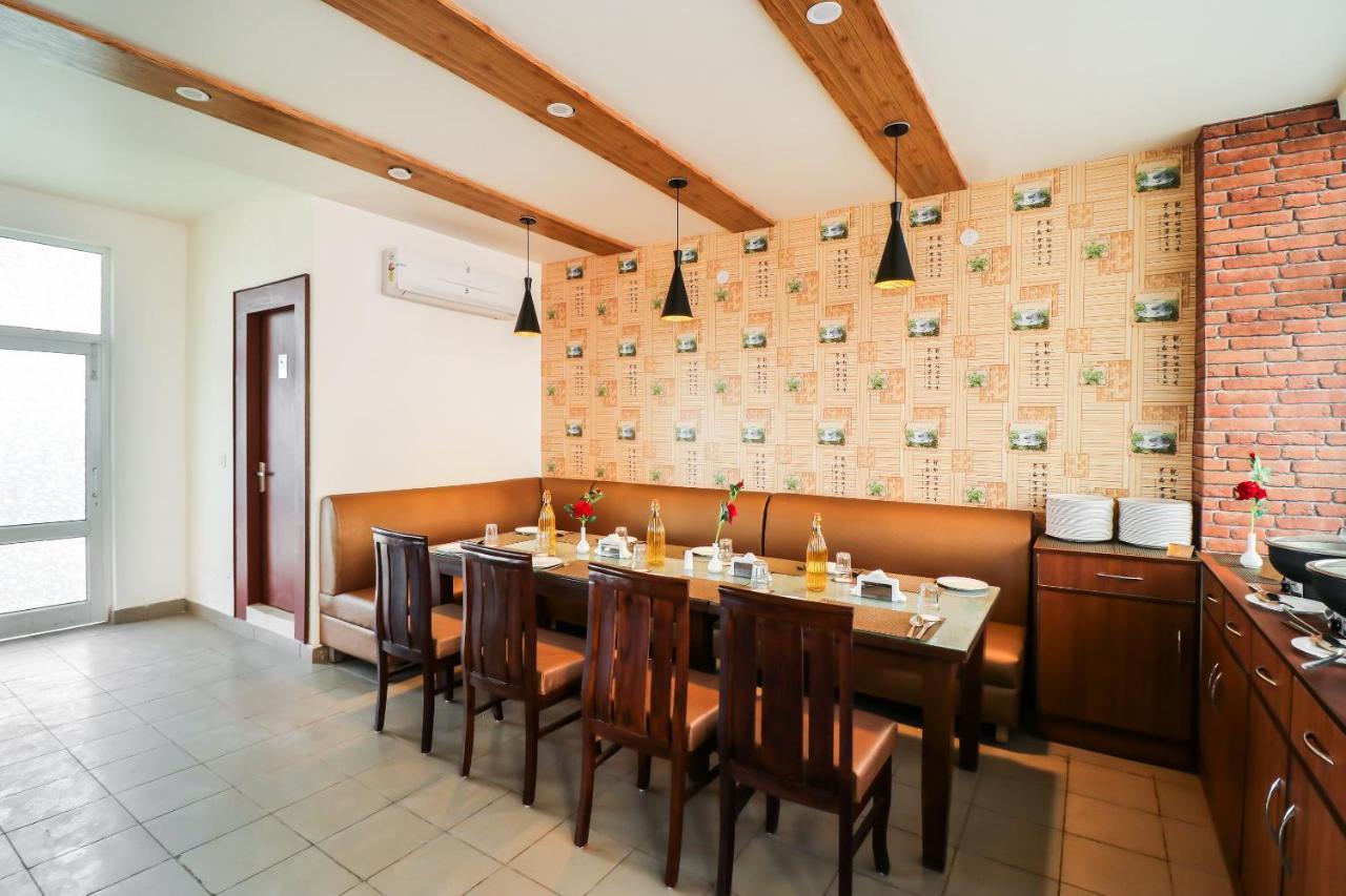 Hotel Grand 81 Faridabad Eksteriør billede