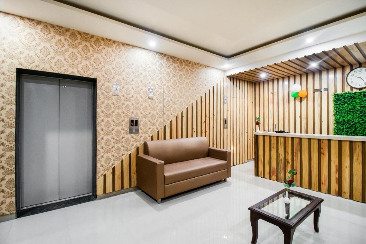 Hotel Grand 81 Faridabad Eksteriør billede