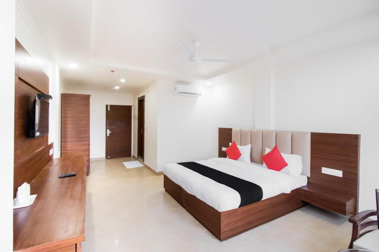 Hotel Grand 81 Faridabad Eksteriør billede
