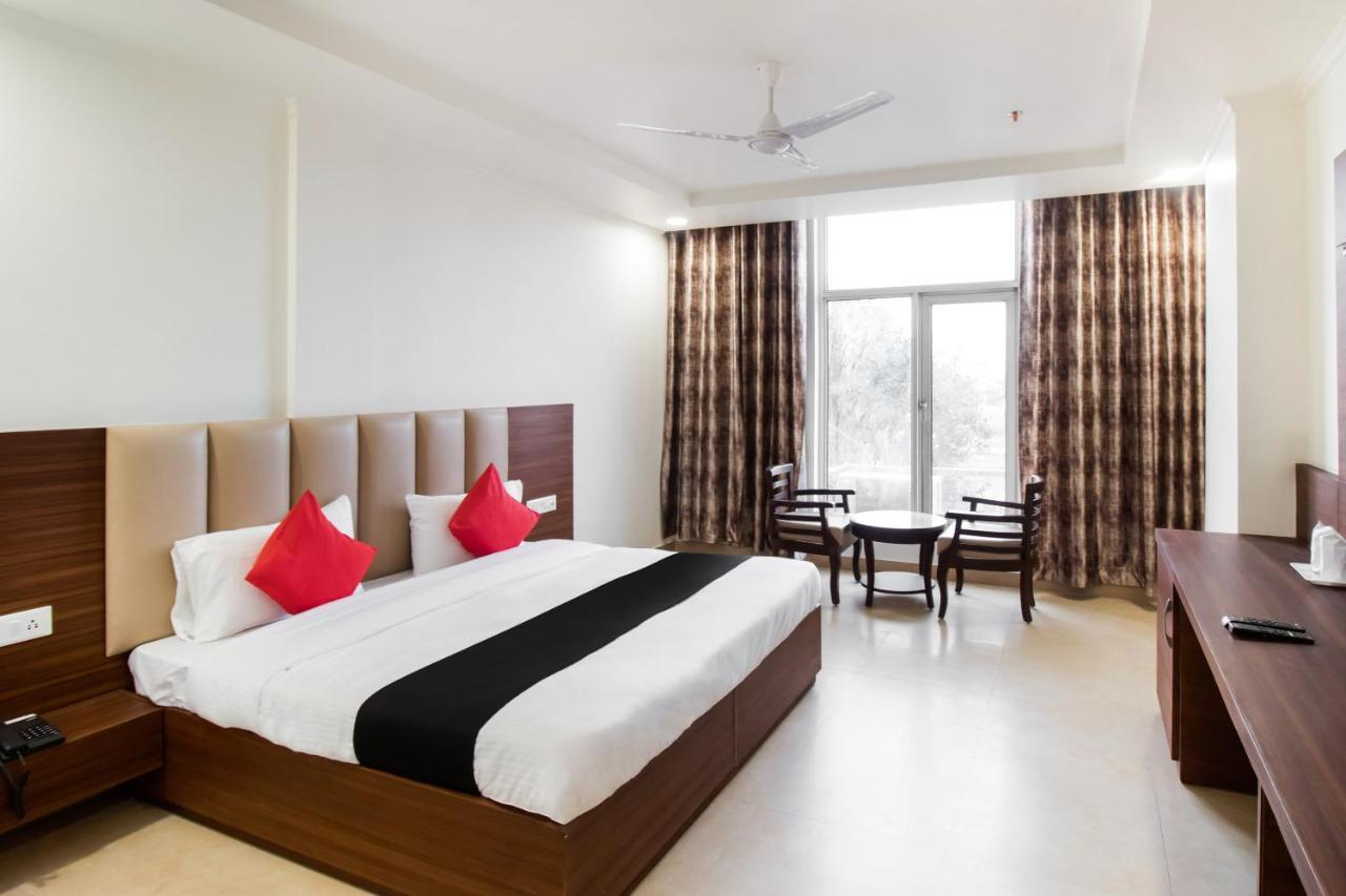 Hotel Grand 81 Faridabad Eksteriør billede