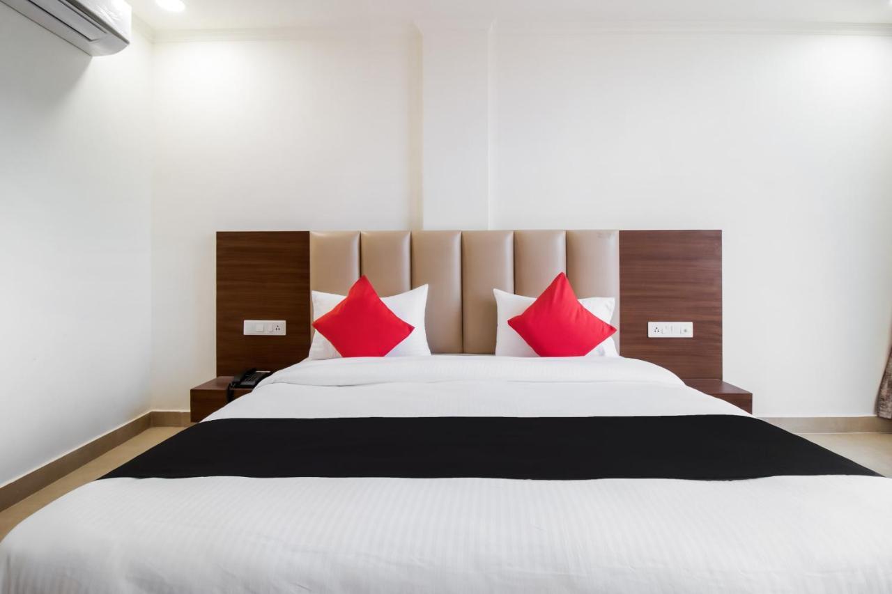 Hotel Grand 81 Faridabad Eksteriør billede