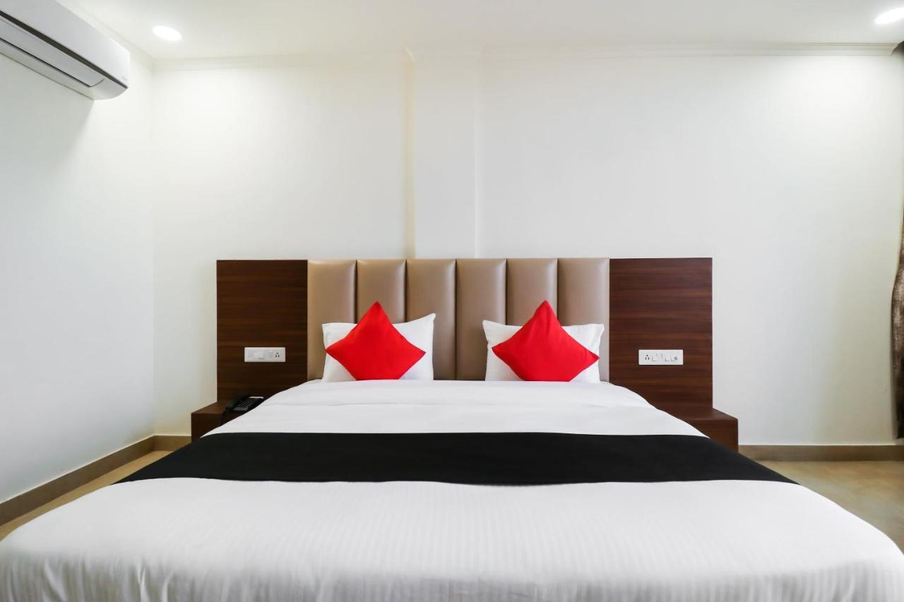 Hotel Grand 81 Faridabad Eksteriør billede