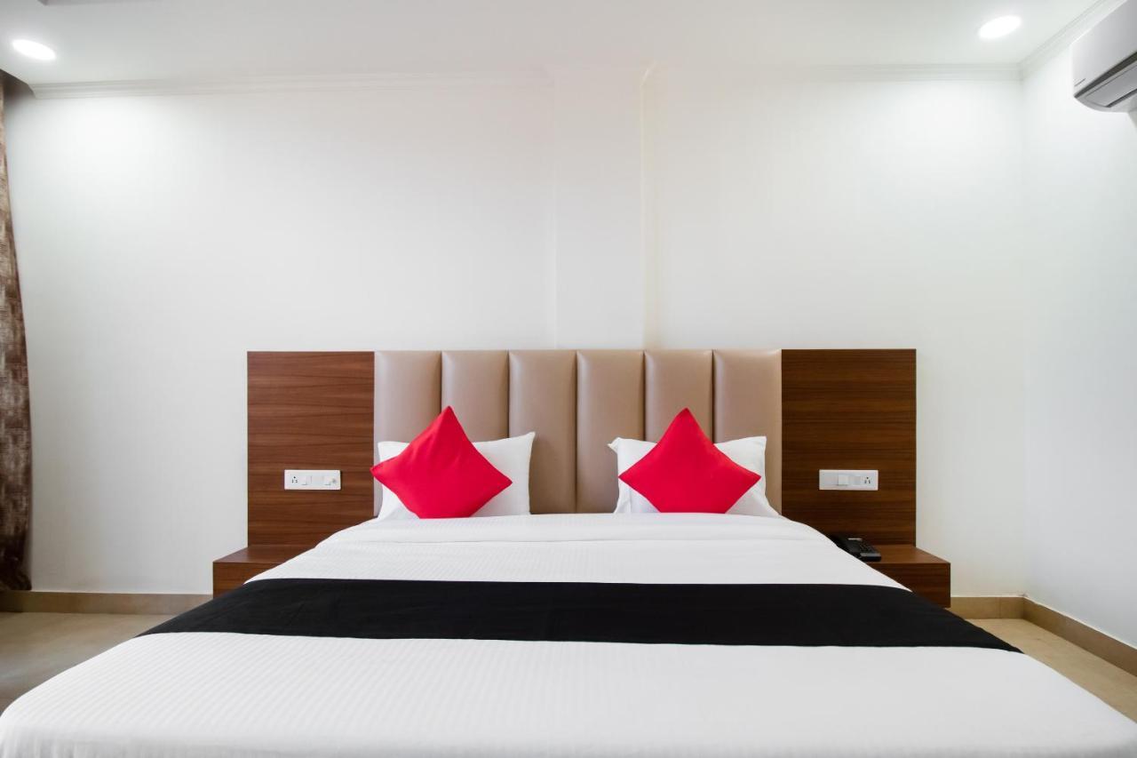 Hotel Grand 81 Faridabad Eksteriør billede