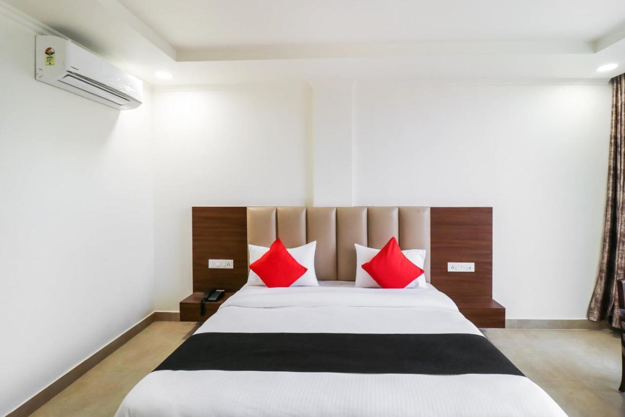 Hotel Grand 81 Faridabad Eksteriør billede